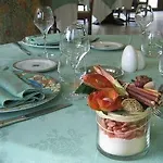 Logis Restaurant L'oree Des Bois La Breille-les-Pins