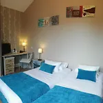 Logis Restaurant L'oree Des Bois 酒店 La Breille-les-Pins