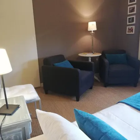 Hotell Logis Restaurant L'oree Des Bois 2*