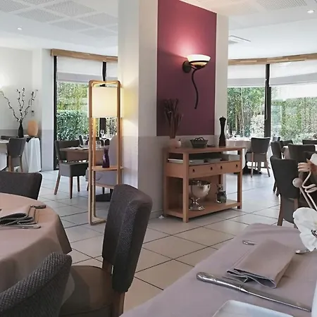 Logis Restaurant L'oree Des Bois Отель