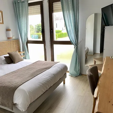 Отель Logis Restaurant L'oree Des Bois