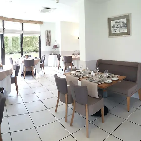 Hotel Logis Restaurant L'oree Des Bois