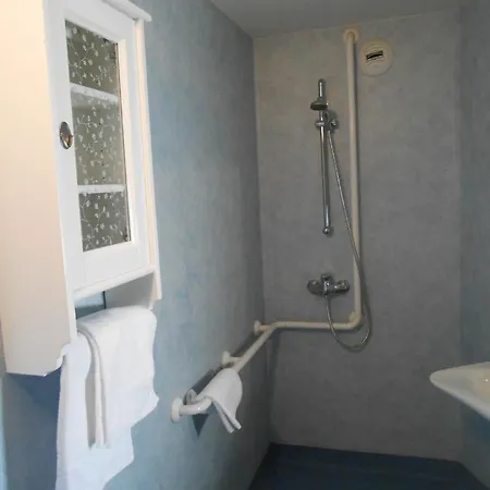 Logis Restaurant L'orée Des Bois Hotel La Breille-les-Pins