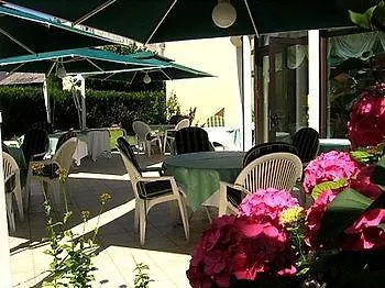 Отель Logis Restaurant L'oree Des Bois 2*
