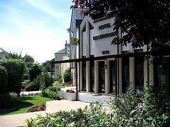 Отель Logis Restaurant L'oree Des Bois La Breille-les-Pins