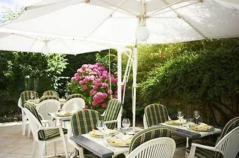 Отель Logis Restaurant L'oree Des Bois