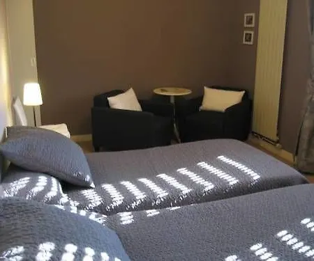 Logis Restaurant L'oree Des Bois Отель La Breille-les-Pins