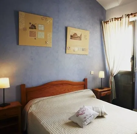 Отель Logis Restaurant L'oree Des Bois La Breille-les-Pins