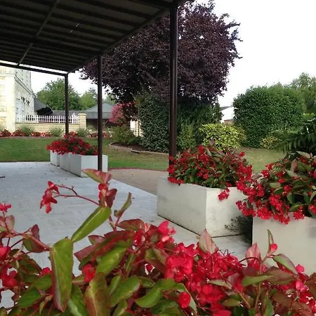 Отель Logis Restaurant L'oree Des Bois
