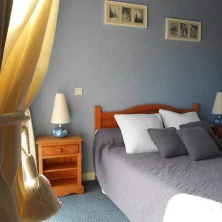 Logis Restaurant L'oree Des Bois 2* La Breille-les-Pins