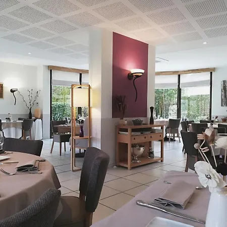 Отель Logis Restaurant L'oree Des Bois