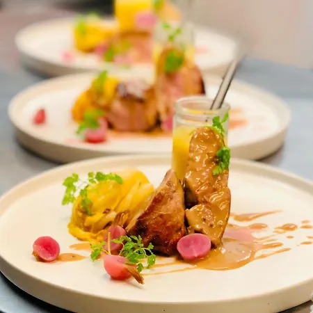 Отель Logis Restaurant L'oree Des Bois 2*