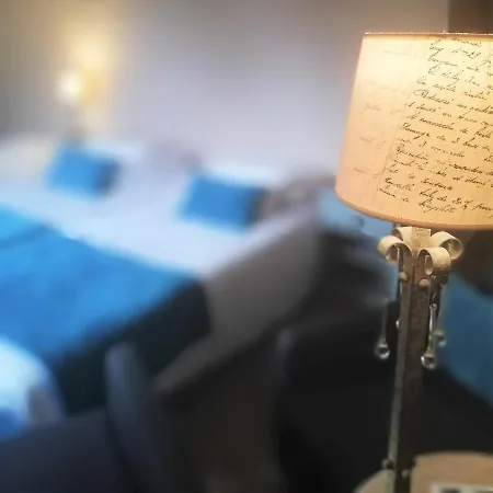 Hotell Logis Restaurant L'oree Des Bois 2*