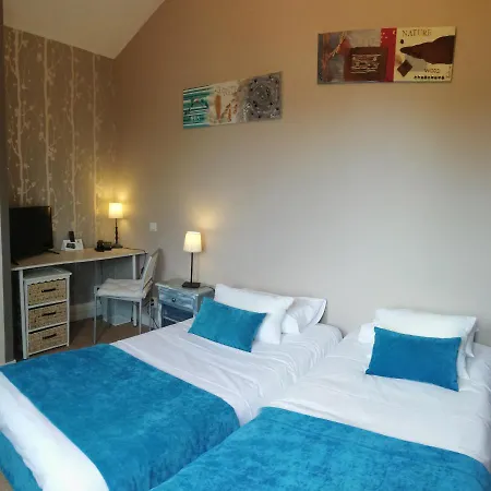 Logis Restaurant L'oree Des Bois Отель La Breille-les-Pins