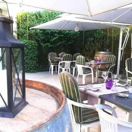 Logis Restaurant L'orée Des Bois