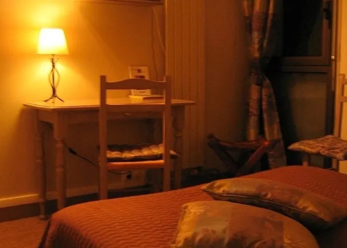 Logis Restaurant L'oree Des Bois Hotel 2*