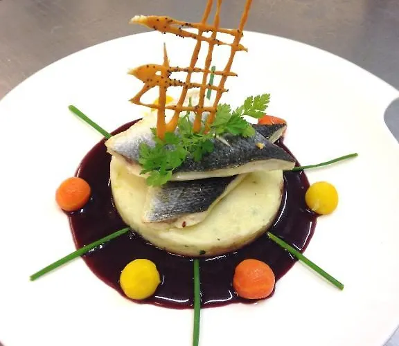 Hotel Logis Restaurant L'oree Des Bois 2*