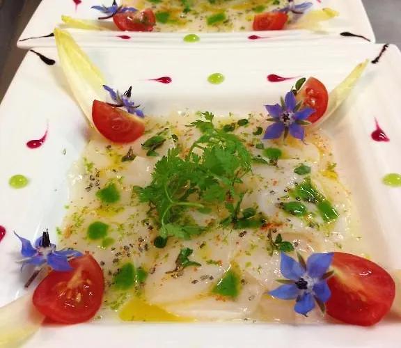 Hotel Logis Restaurant L'oree Des Bois