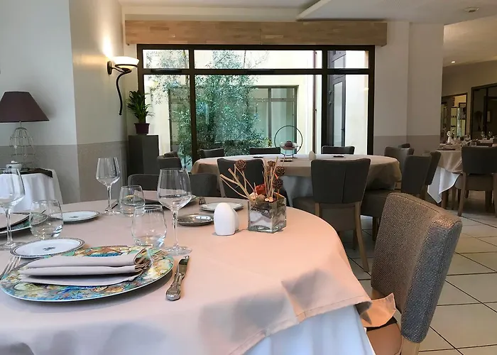 Logis Restaurant L'oree Des Bois La Breille-les-Pins