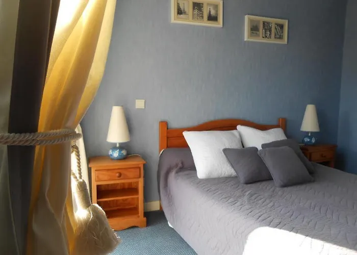 Logis Restaurant L'oree Des Bois 2* La Breille-les-Pins