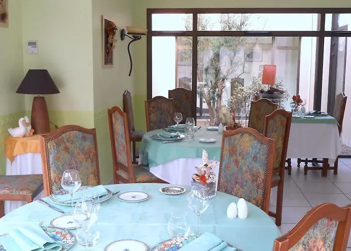 Hotel L'orée Des Bois 2*