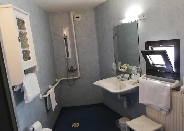 Hotel L'orée Des Bois 2*