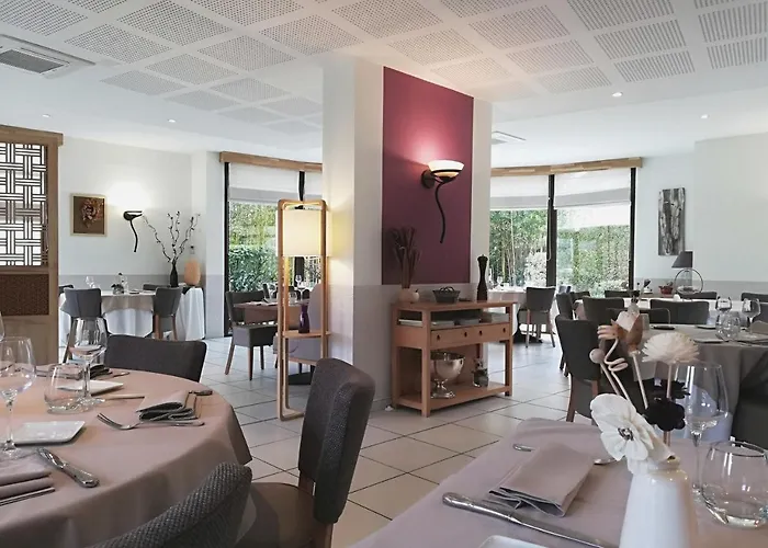 Hotel Logis Restaurant L'oree Des Bois