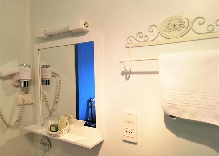 Hotel L'orée Des Bois La Breille-les-Pins